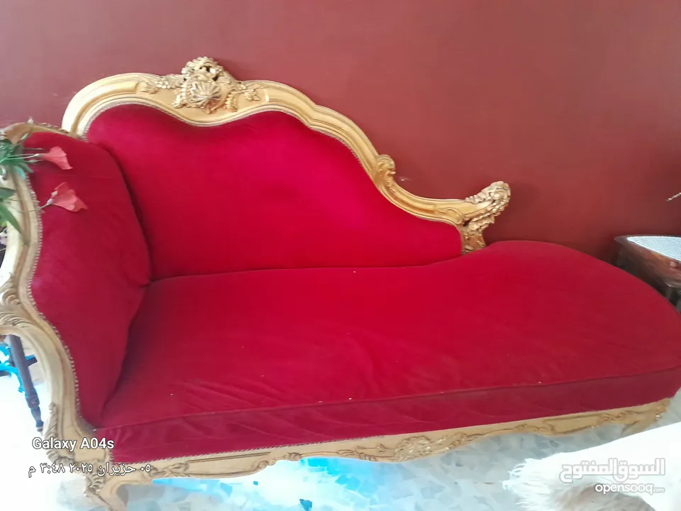 كنبه للبيع خشب لاتيه ملوكيه