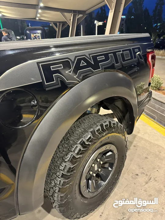 Ford F150 raptor 2018 clean Tittle color black 3.500cc v6 twin turbo eco boost super cab .