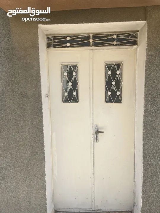قطعة أرض مع منزل طابقين للبيع في مدينة السلط-نقب الدبور