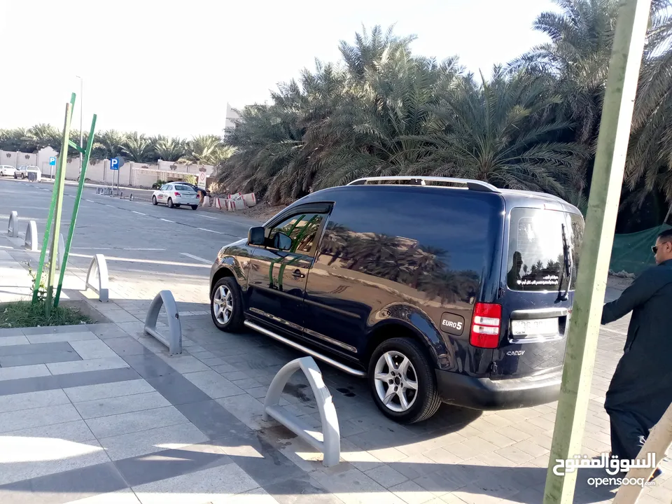 جولف كادي مميز جدا شصي قصير ماتور 1600  بحالة ممتازة مرخص سنه