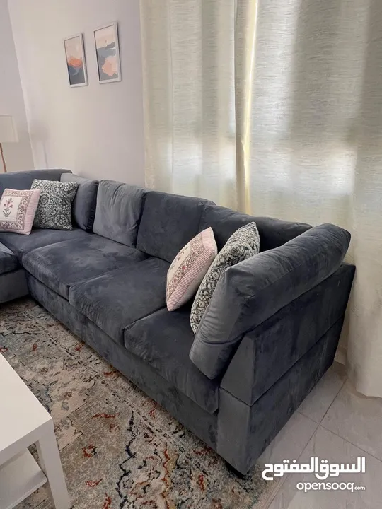 L shape sofa in good condition
