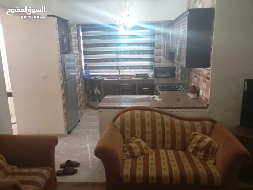 شقة للبيع في ضاحية الرشيد خلف ماي ماركت