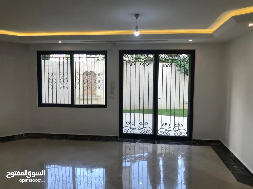 شقة ارضيه 4 غرف نوم للايجار في دير غبار - 14573