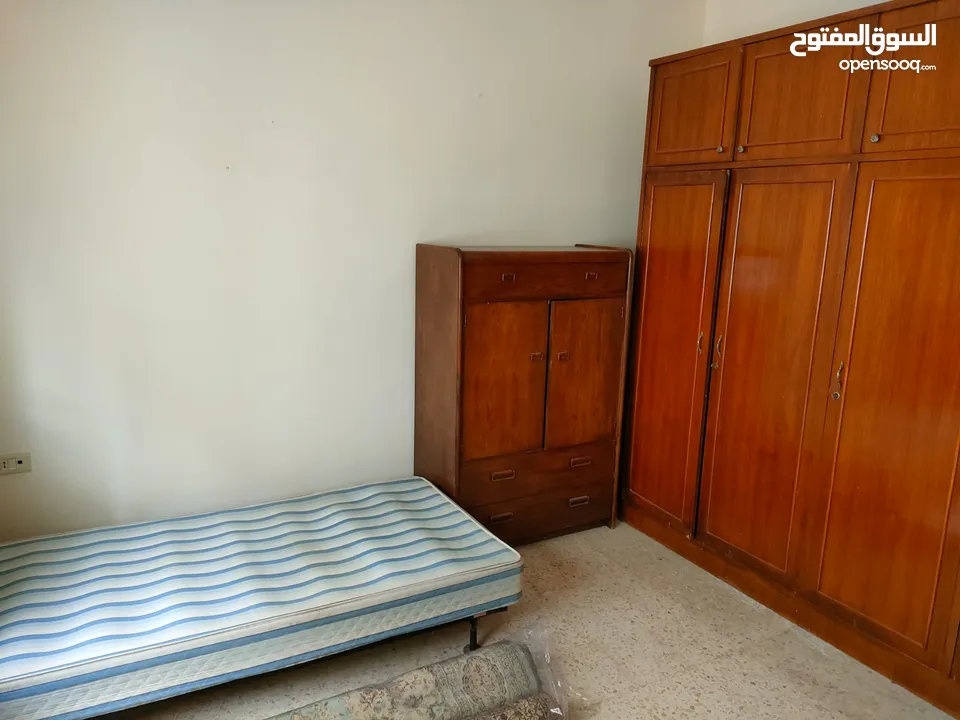 Furnished Shmeisani flat for rent