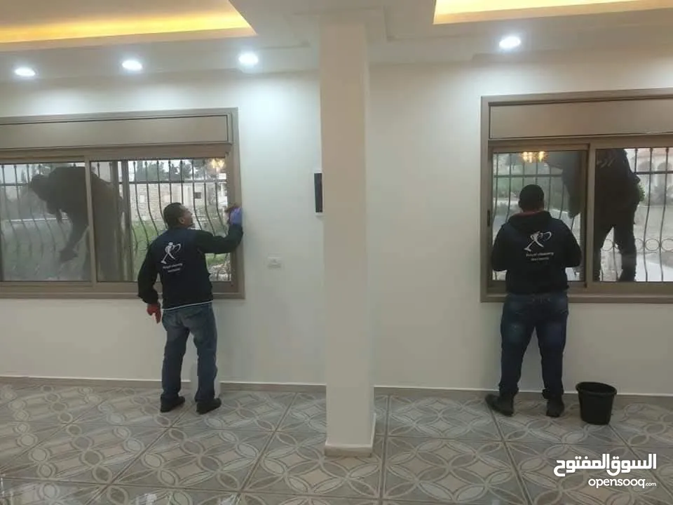 شركة royal cleaning لخدمات التنظيف الشاملة للمنازل والمؤسسات والشركات والمنازل حديثة البناء .