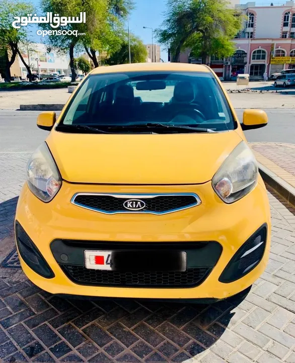 Kia Picanto 2013 yellow color