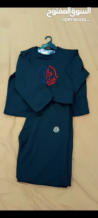 بيع ملابس شاملة ترنجات وبلاطين جينز وبلايز كم ونص كم وبيجامات وكلارات اطفال وأحذية ( 90٪ سيريهات)