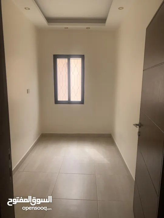 شقة للاجار خلف الجامعه الاردنيه قريبه من جامعة الاميره سميه