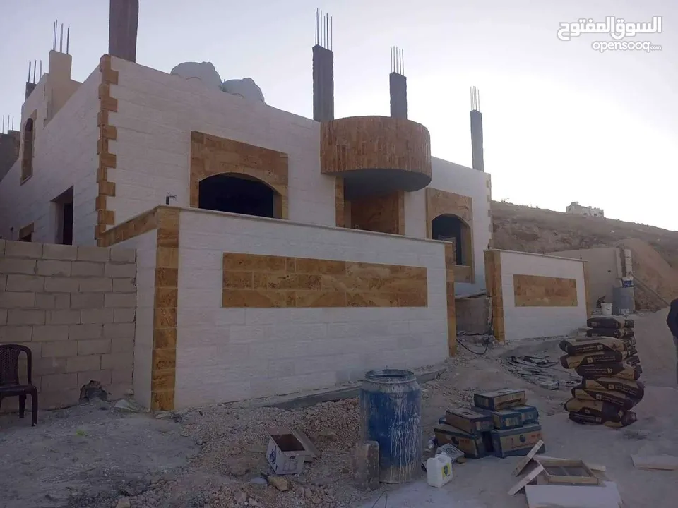 كحيل حجر  وتنظيف الصاروخ بالقذق الرملي او الصاروخ وصيانة المباني القديمة وعزل الحجر بماء الزجاج
