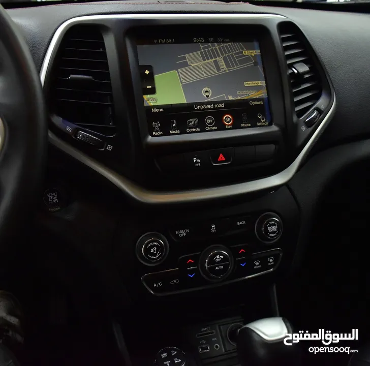 Jeep Cherokee TrailHawk ( 2014 Model ) in Grey Color GCC Specs