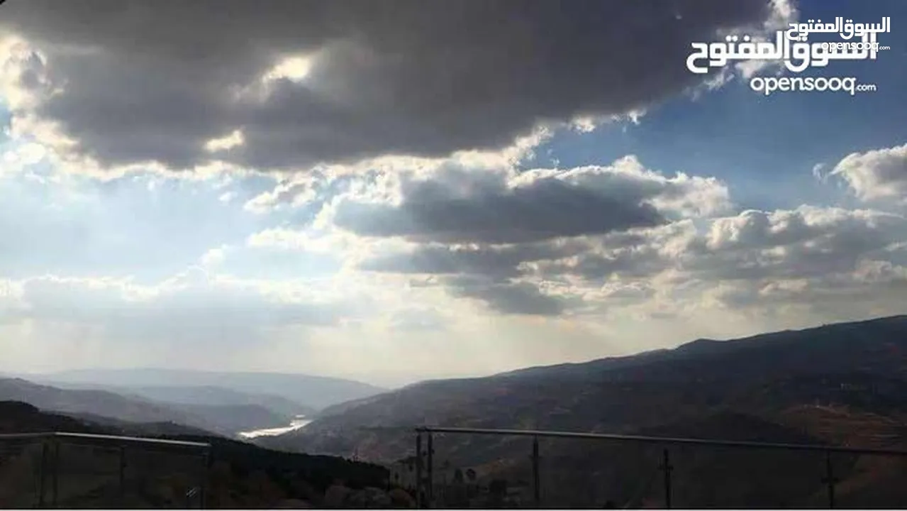 شاليه حديث للبيع جرش جبة المصطبة مطلة على السد مع مسبح