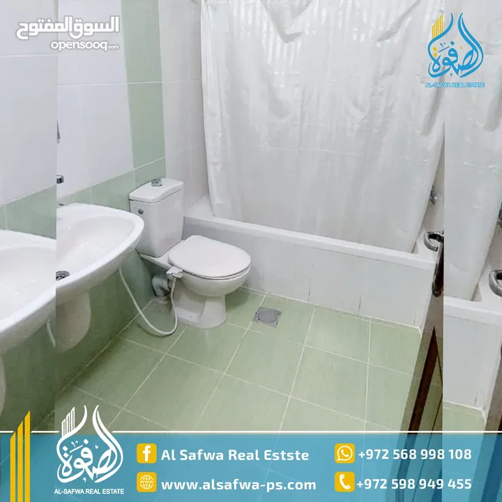 شقه مميزة بمساحه واسعه جدا للايجار الارسال قرب المقاطعه