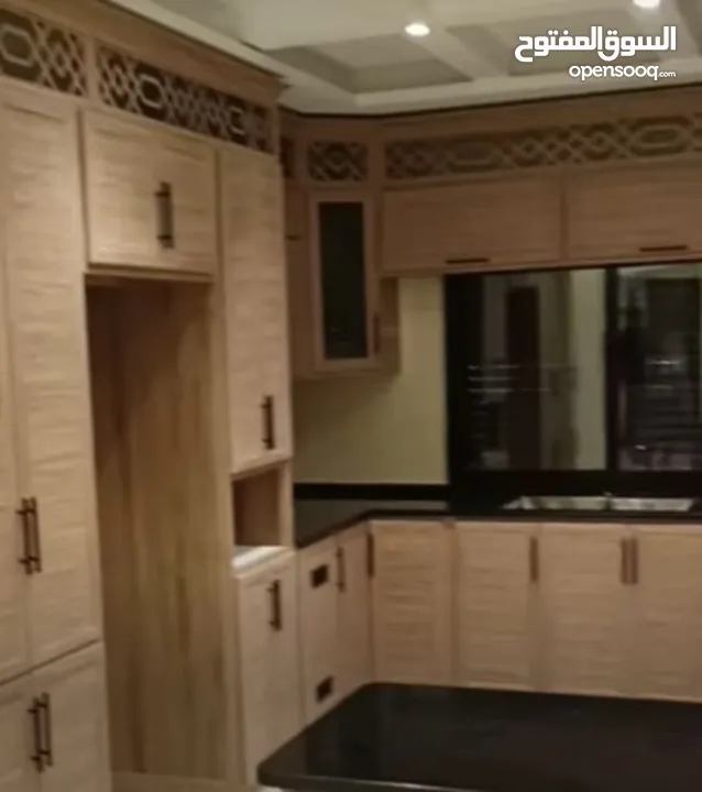 مطابخ الامنيوم بأرقى التصاميم والفنون أبواب الامنيوم مناخل تركيب صيانه اباجورات كهربا وعادي  شبابيك
