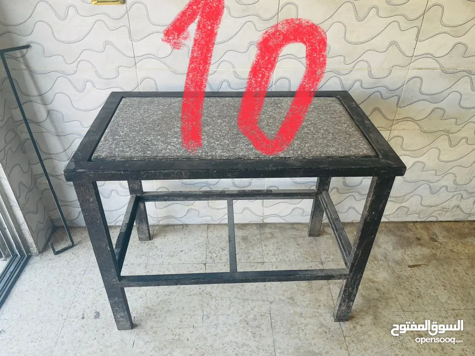 عدة مطعم بحالة جيدة جداً للبيع