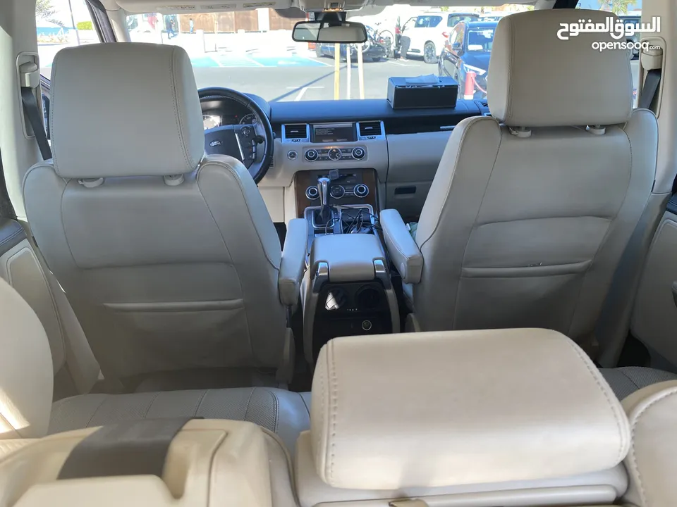 RANGE ROVER HSEV8 بحالة فوق الممتازة- موديل 2010