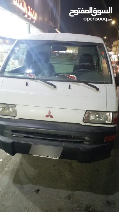 متسوبيشي فان 2001