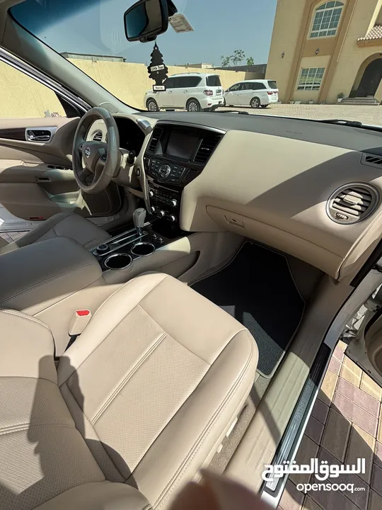 2014 Nissan Pathfinder SL - Full Option - Low KM - Four Wheel Drive - GCC