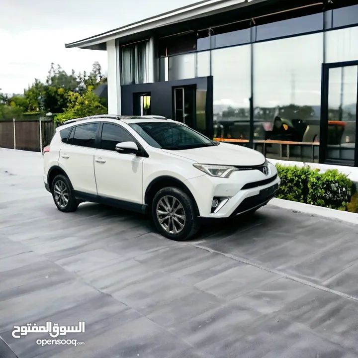 AED1,210 PM  TOYOTA RAV4 VX-R 2018  FS  GCC SPECS  IMMACULATE CONDITION