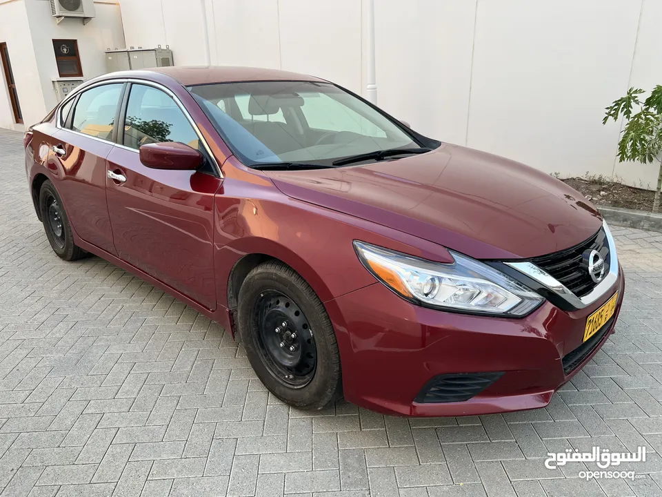 Nissan Altima 2.5L Driver is foreigner / المستخدم أجنبي نيسان ألتيما