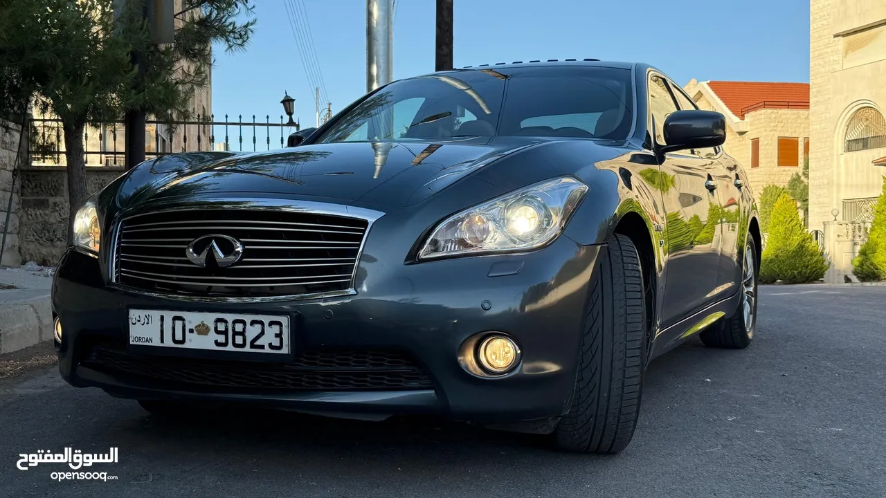 سيارة إنفينيتي Q70 2014 للبيع