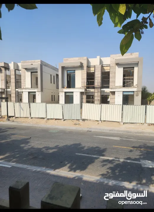 اخر فلل متوفرة في مشروع الزاهية بجانب ستي سنتر الزاهية والمدينة الجامعية