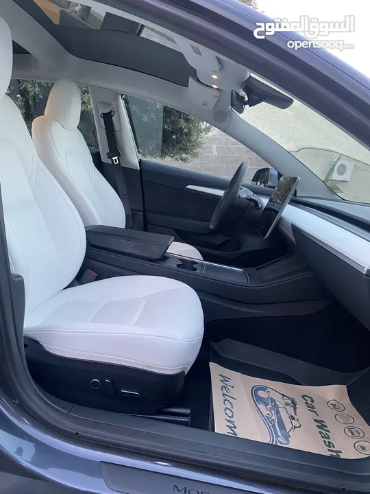 Tesla Model 3  موديل 2023 جمرك جديد  فحص أوتوسكور B+ بدفعة لا تقل عن 10 الاف دينار