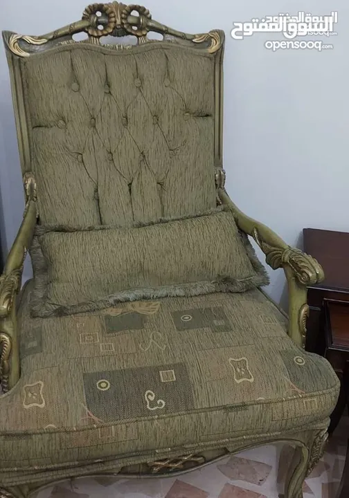 طقم كنب مع طاولات