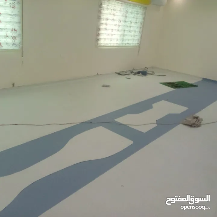 فني تركيب ارضيات باركيه-فني تركيب موكيت -تركيب بلاط موكيت -تركيب مسارح