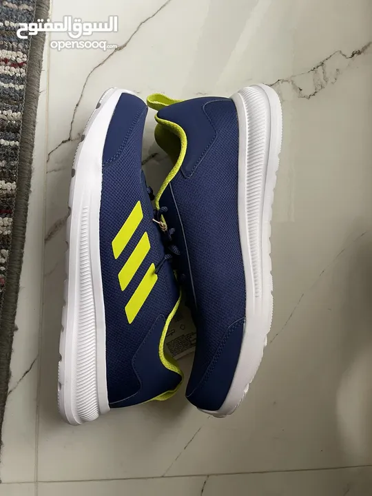 Adidas shoes glide ease size 42