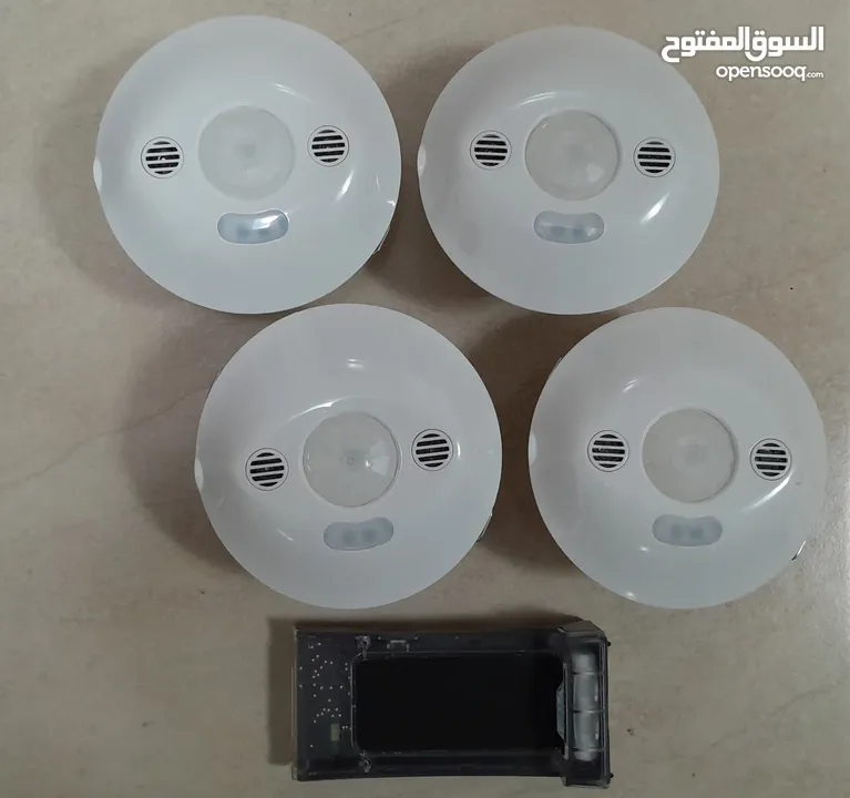 حساس حركة عدد 4 + ريموت البرمجة عدد 1 للبيع ماركة Legrand