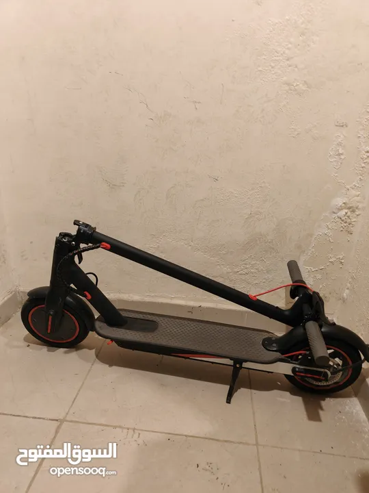 سكوتر كهربائي بحالة ممتازة E-Scooter