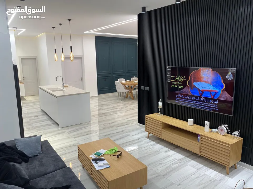 شقة مشطبة سوبر ديلكس مع حديقة خارجية للبيع بسعر ممتاز ع الكاش