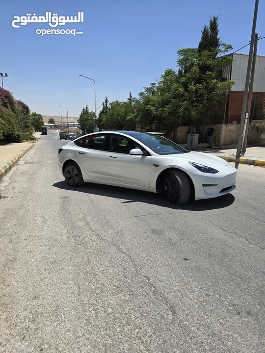 Tesla model 3 2023 ممشى قليل  فحص كامل أوتوسكور ق  B+(86)الوان مختلفه وداخلي ابيض او اسود واسعارر
