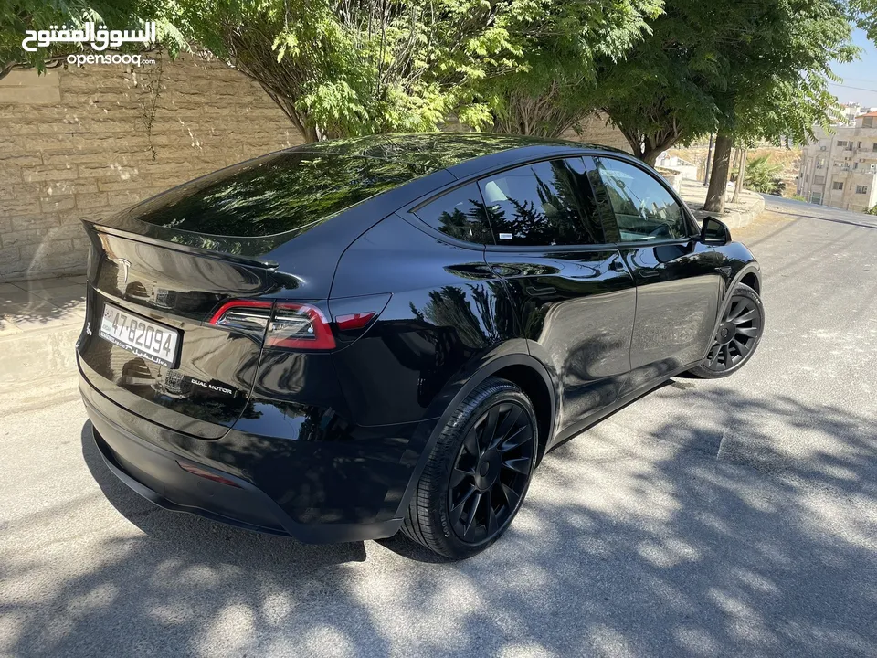 Tesla model Y 2021