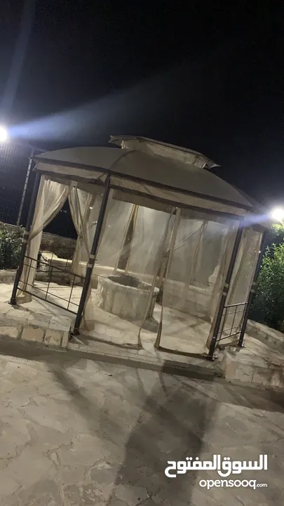 خيمة للقعدات الخارجية للحدائق والڤلل والعزب بمساحة غرفة ثلاث في اربعة