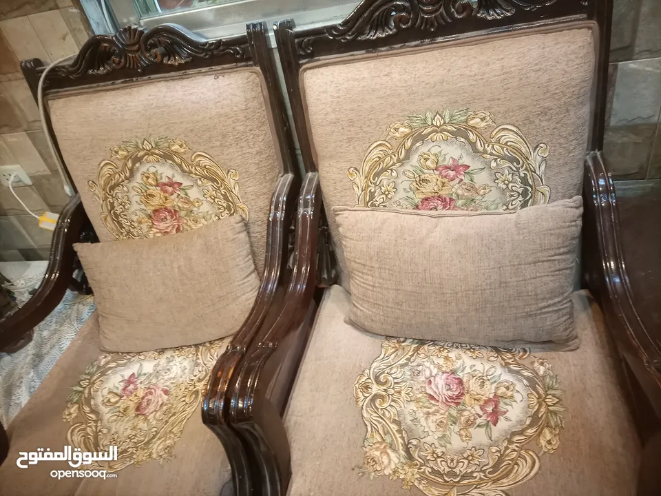 طقم كنب للبيع خشب زان نظيف