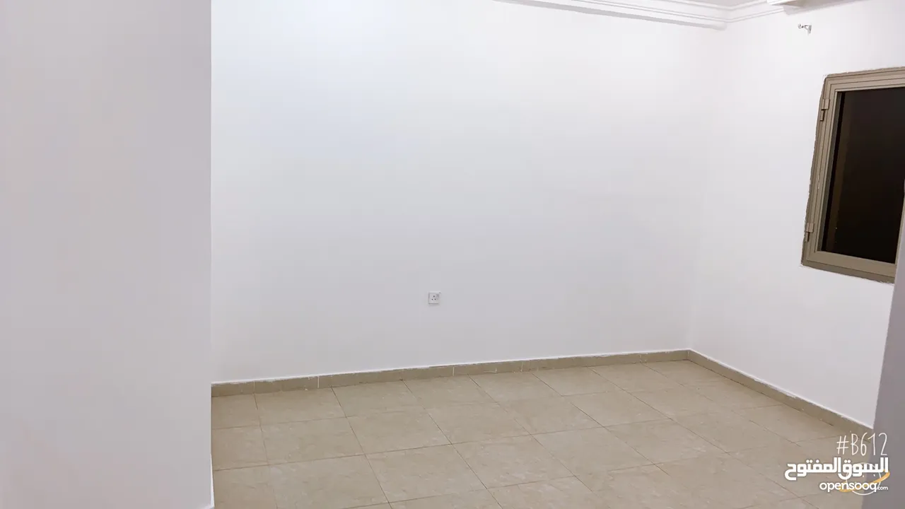 For rent in mangaf villa flat with garden