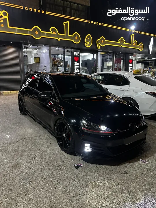 Golf gti MK7 يد أولى  عداد اصلي  لا يوجد فيها ضربات