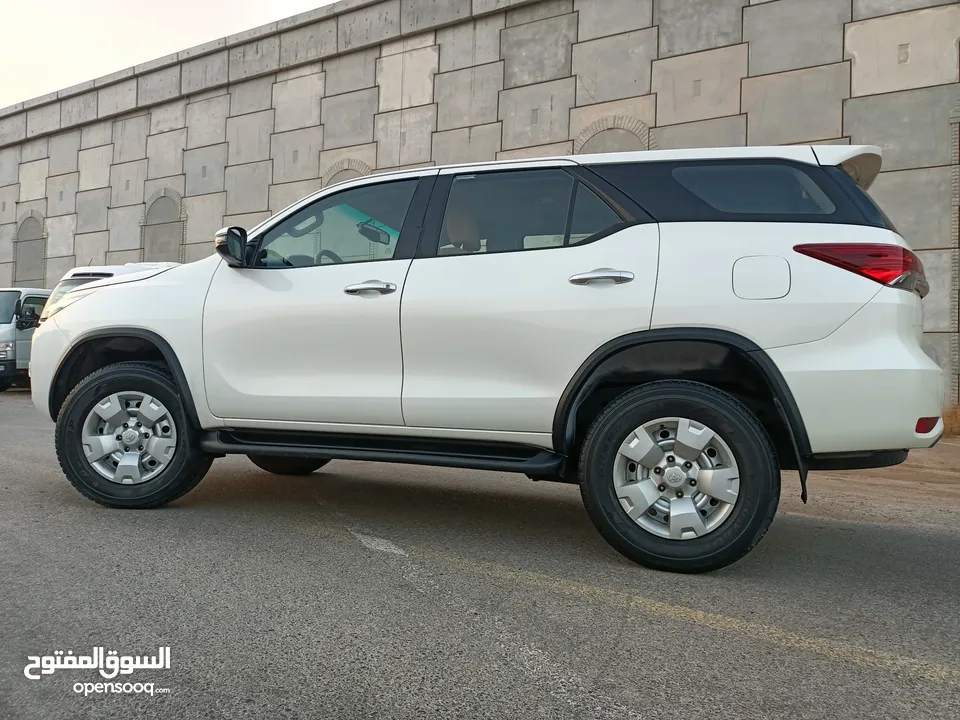 Toyota Fortuner v4