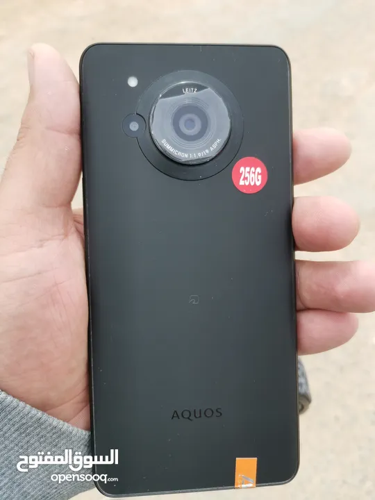 Sharp aquos r7 للبيع او للبدل على شي نفس   القوة يفضل هواوي