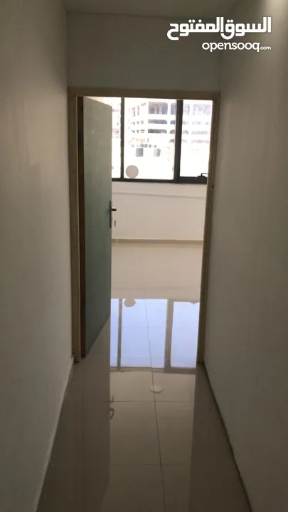 مكتبين جنب بعض 53 م و 61م