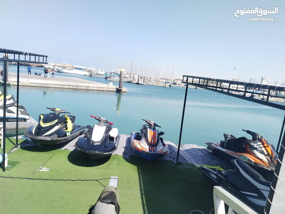 شركة تاجير يخوت في دبي مارينا مول للبيع