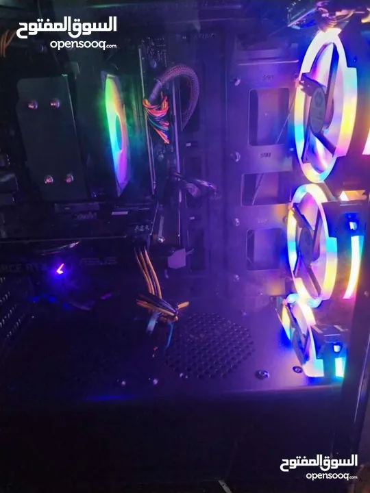 شاشه 22 + Pc العاب  استعمال شهر   كفاله 11 شهر  السعر 400