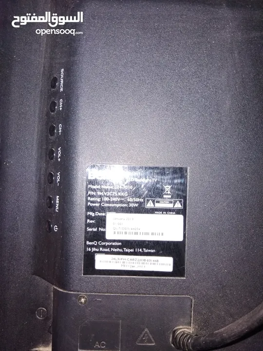 شاشة BenQ شغاله ميه بليه للبيع 30 دينار مع وصلة hd  وشاشه ثانيه نوعها Nihon كانت شغاله وطفت فجأه بتت