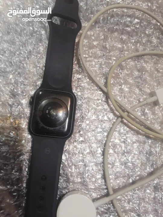 apple watch series 5 size 40mm battery is 98