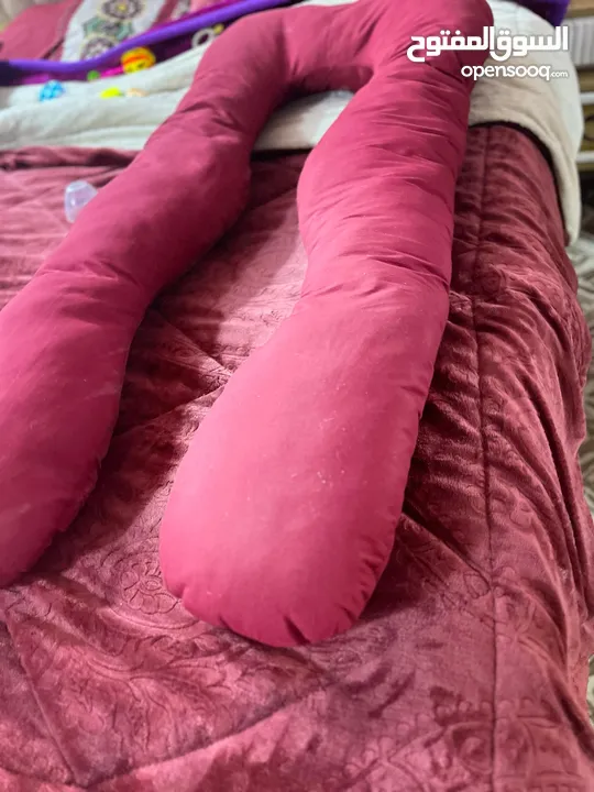 وسادة للحمل والرضاعة
