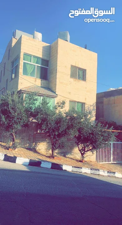 بيت مستقل على شارعين مُطل بسعر مغري جداً