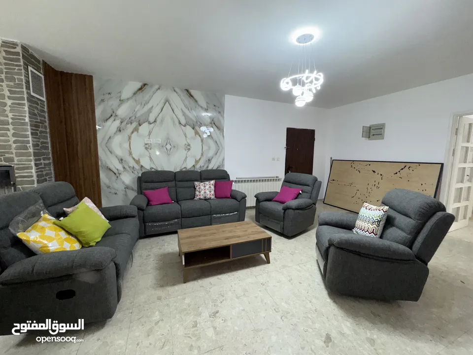 شقة للبيع بسبب السفر