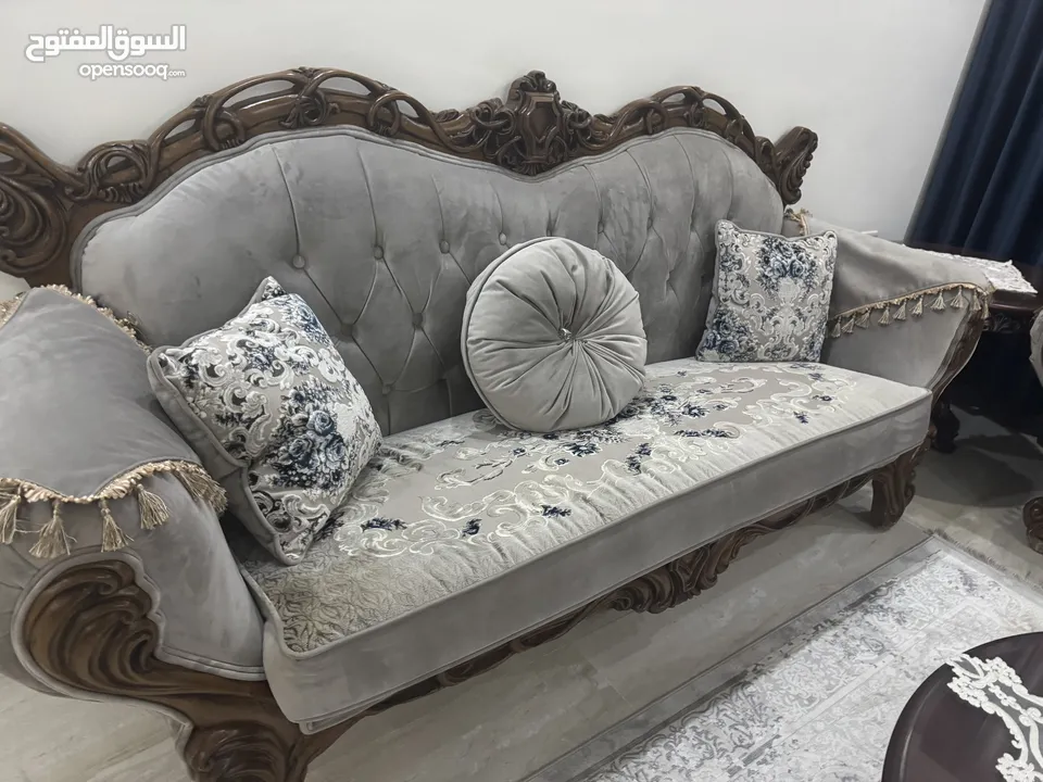 كنب أنيق لغرفة الجلوس بتصميم عصري – 7 مقاعد