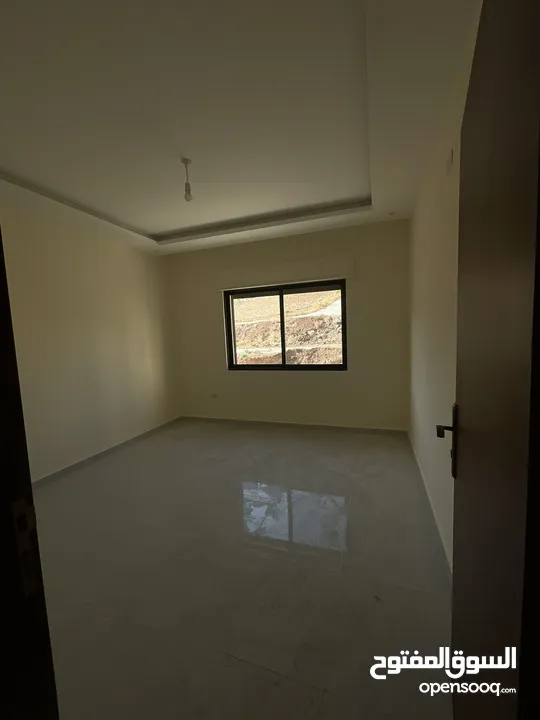 شقة طابق اول للبيع